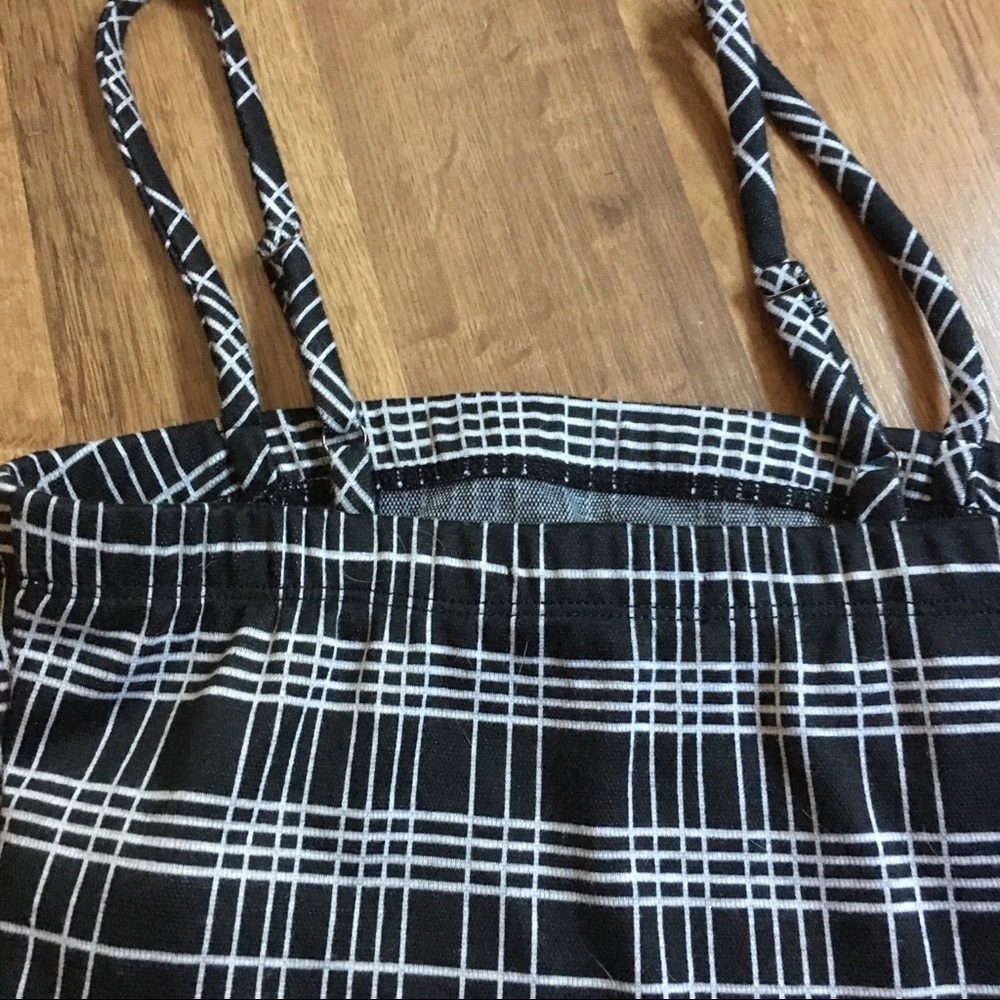 Patterned Crop Top!🌟 - Picture 4 of 5